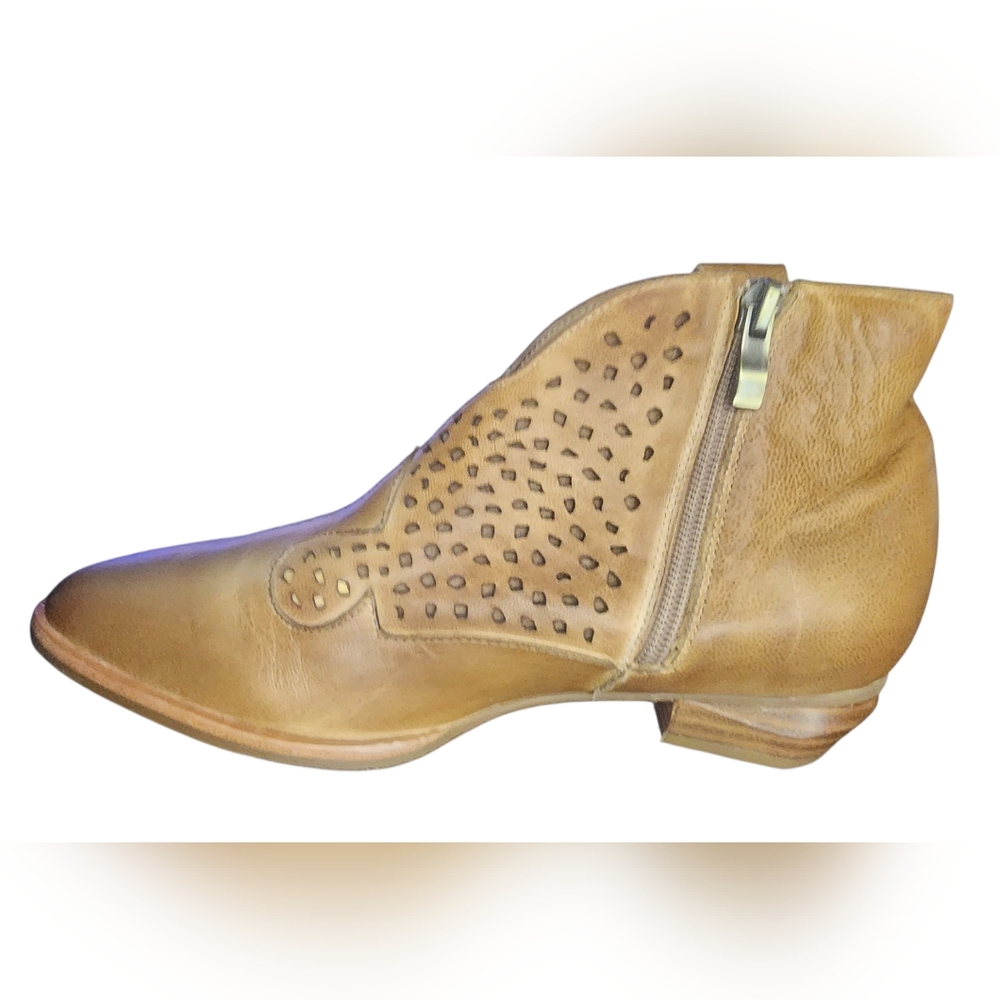 Antelope Perforated Ankle Bootie, Womens 38 EU (8-8.5 US) - Picture 3 of 10